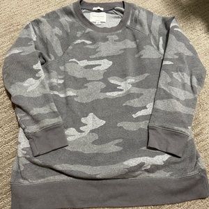 American Eagle Camo crewneck sweatshirt